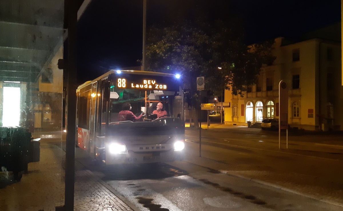 Fahrplananpassungen auf der Buslinie 88b verbessern das abendliche ÖPNV-Angebot zwischen Lauda und Schrozberg. Foto: VGMT, Max Both