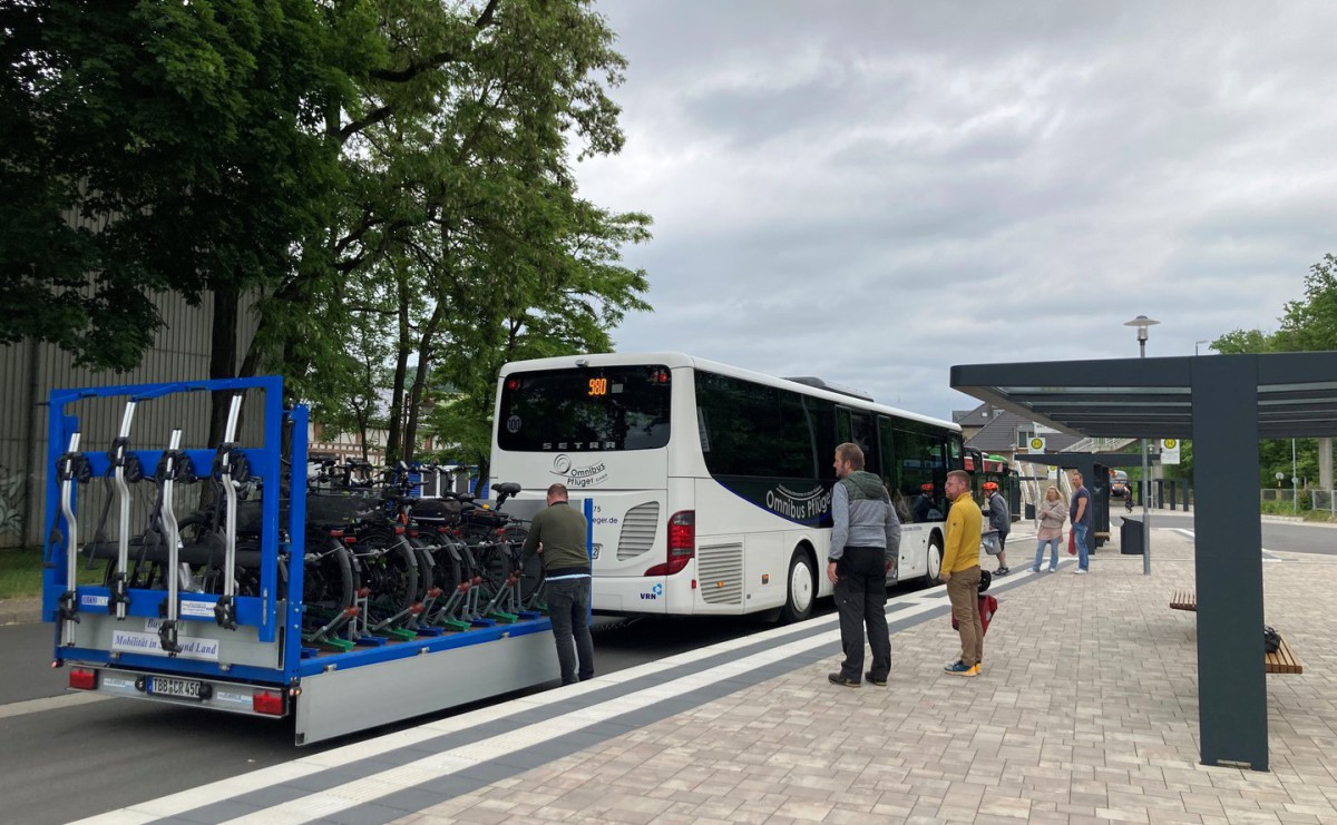 Fahrplananpassungen auf der Buslinie 88b verbessern das abendliche ÖPNV-Angebot zwischen Lauda und Schrozberg. Foto: VGMT, Max Both